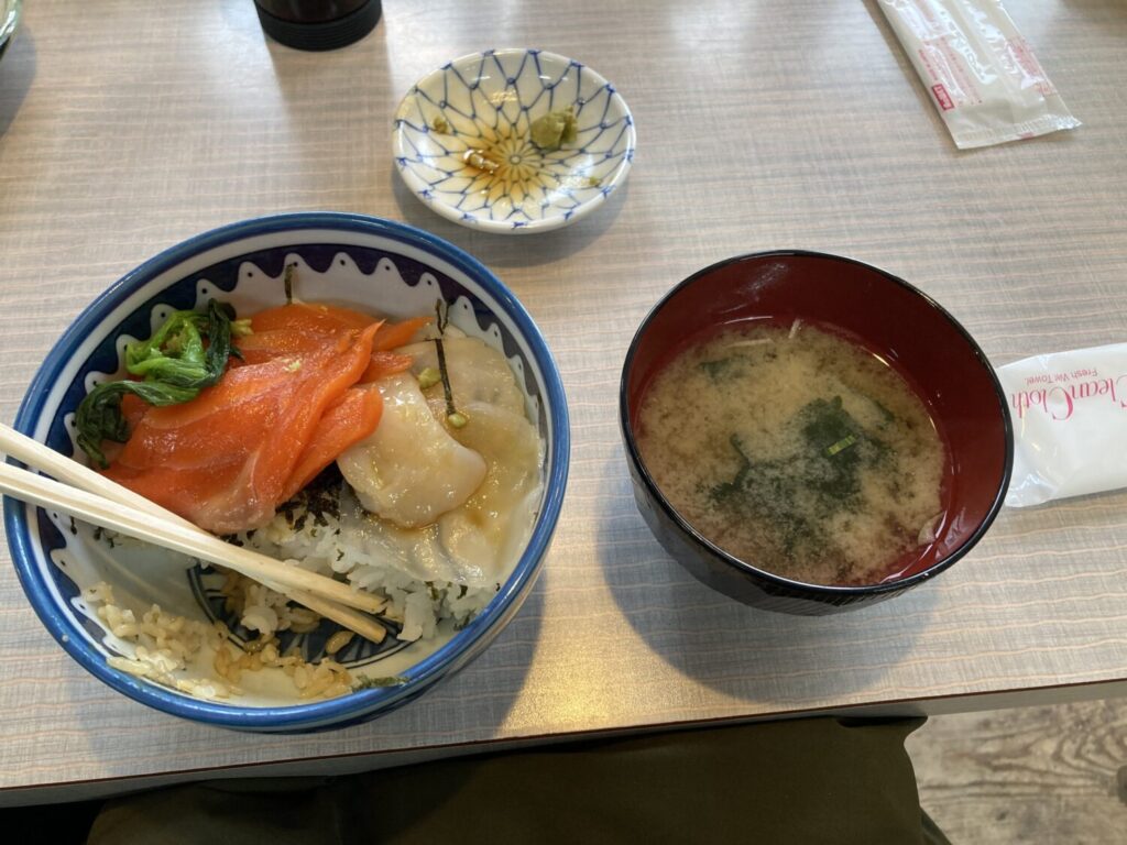 函館朝イチの海鮮丼