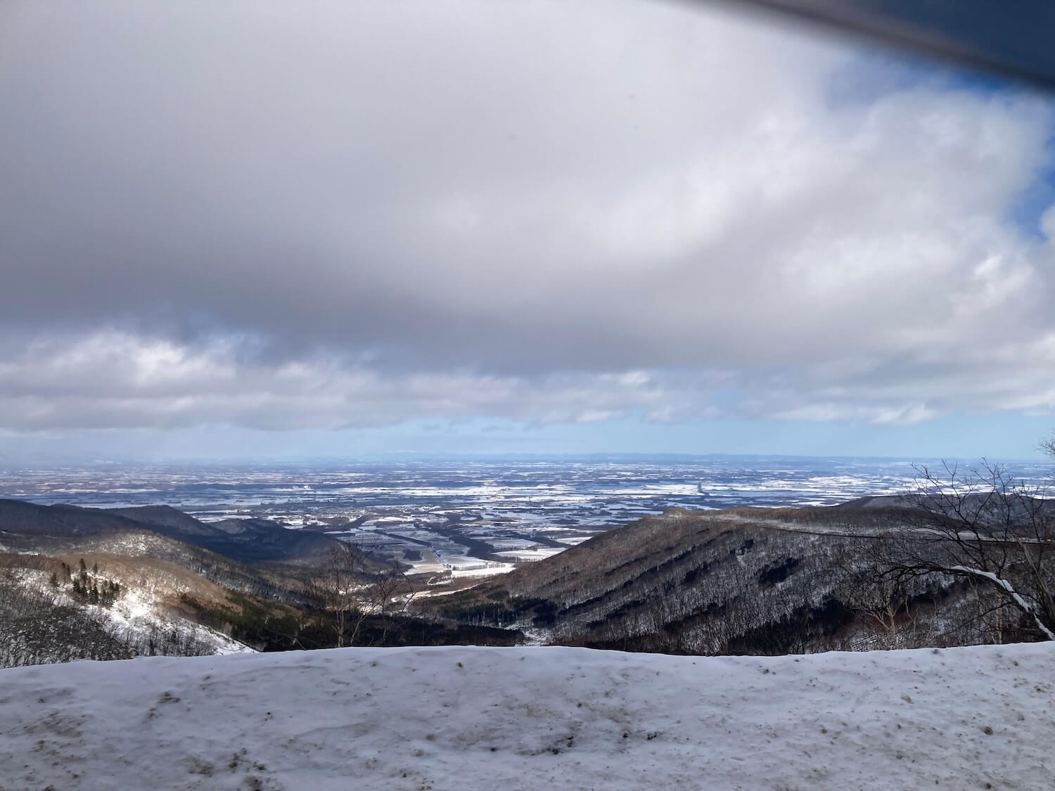 日勝峠の頂上付近から眺める十勝平野